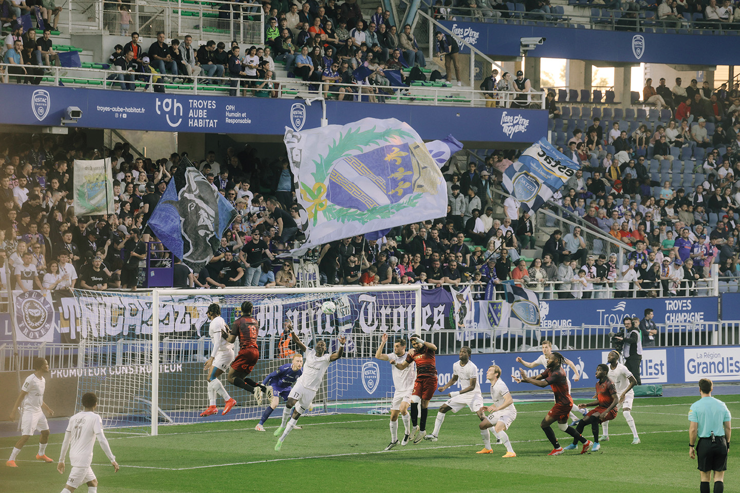 25-04-04 VC ESTAC Red Star-05